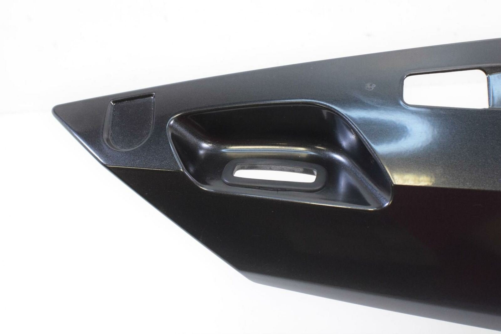2011 BMW R1200RT R1200 RT K26 Right Tail Fairing Cover -Thundergrey 46637681572 {{ shop.shopifyCountryName }} - Mototech271