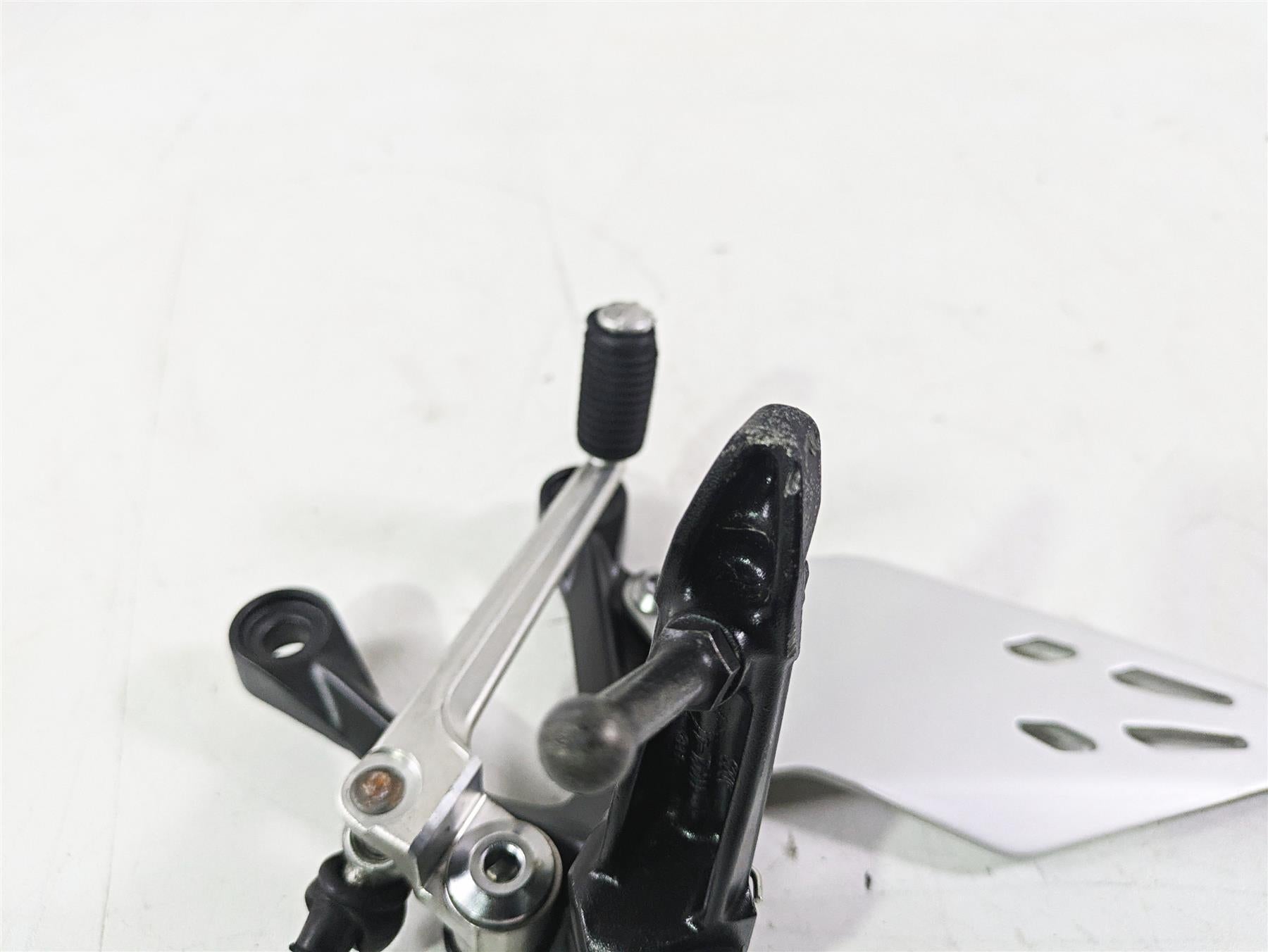 2020 Kawasaki ZX6R Ninja Left Footpeg Foot Peg Shifter Lever 35063-0160-18R {{ shop.shopifyCountryName }} - Mototech271