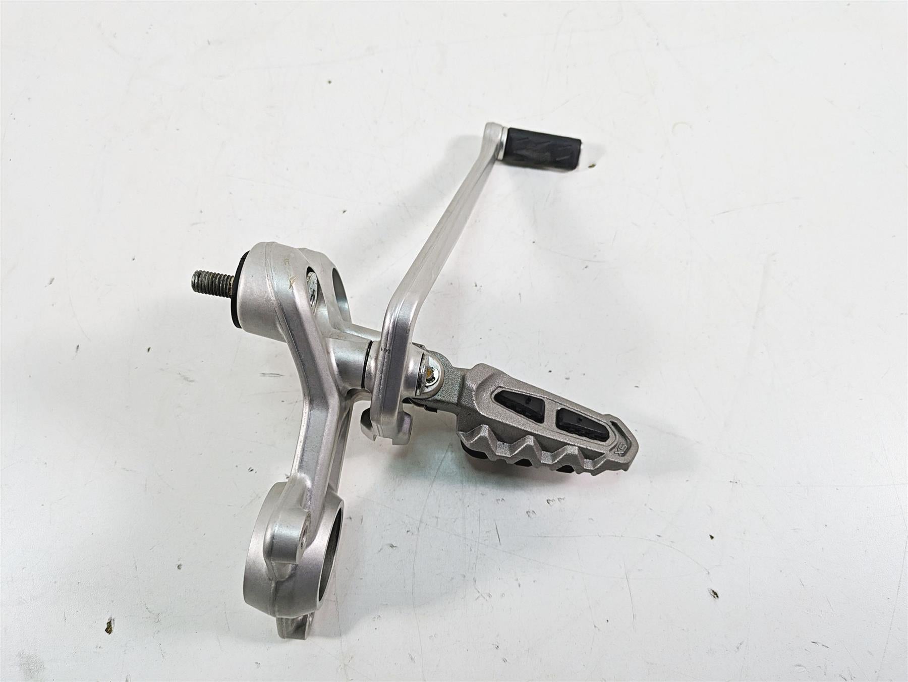 2020 Ducati Hypermotard 950 SP Left Foot Peg Mount & Shifter Set 82413571A {{ shop.shopifyCountryName }} - Mototech271