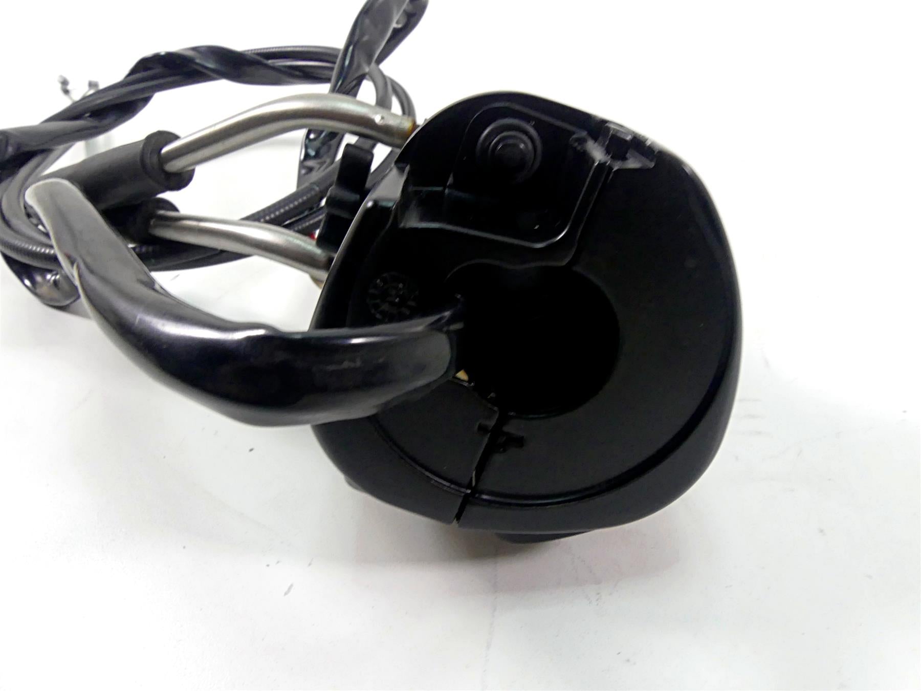 2005 Harley Sportster XL1200 C Right Hand Control Switch 71684-06A 71683-06A {{ shop.shopifyCountryName }} - Mototech271