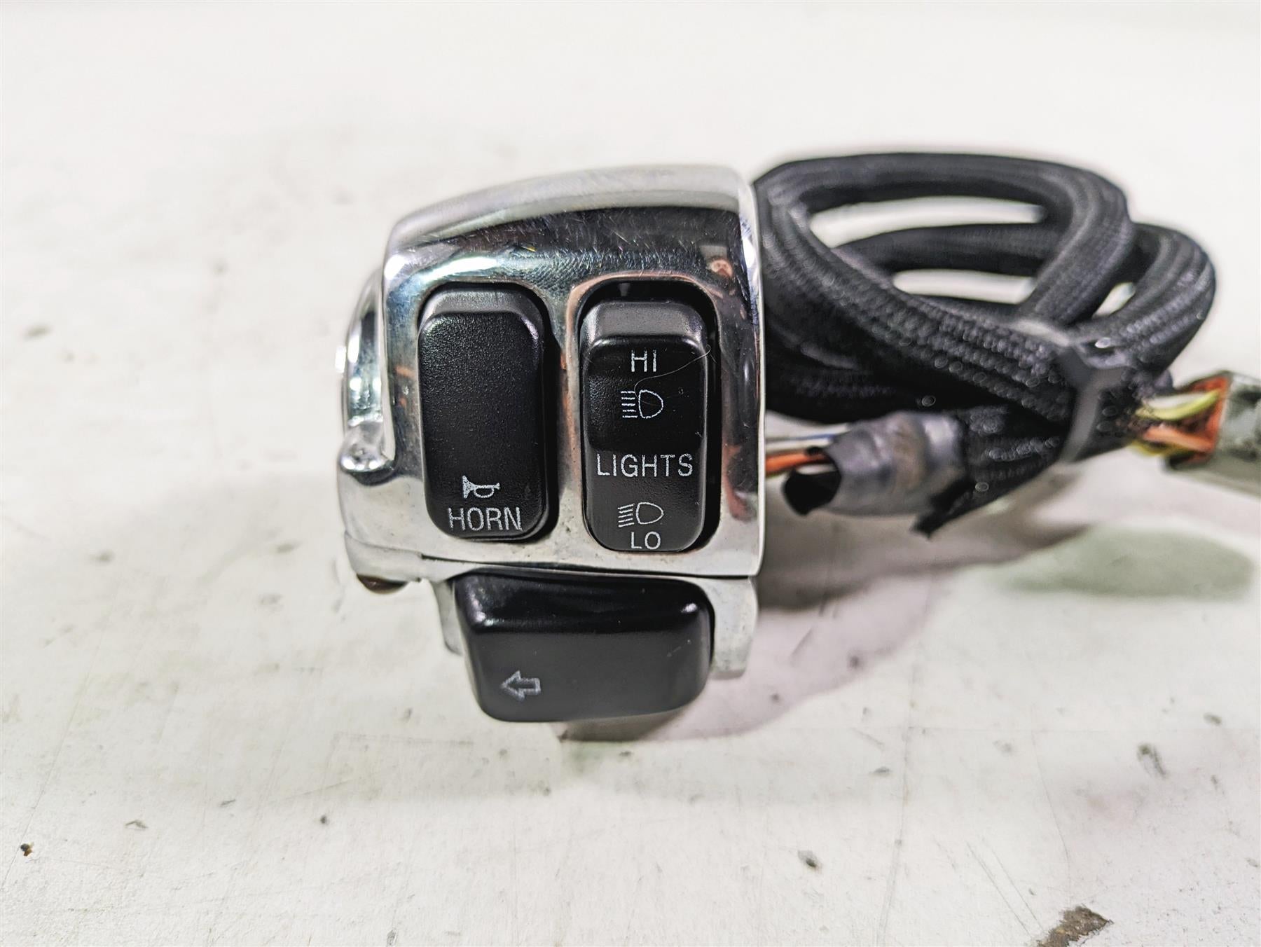 2002 Harley FLSTC Softail Heritage Left Chrome Hand Control Switch 71682-06A {{ shop.shopifyCountryName }} - Mototech271