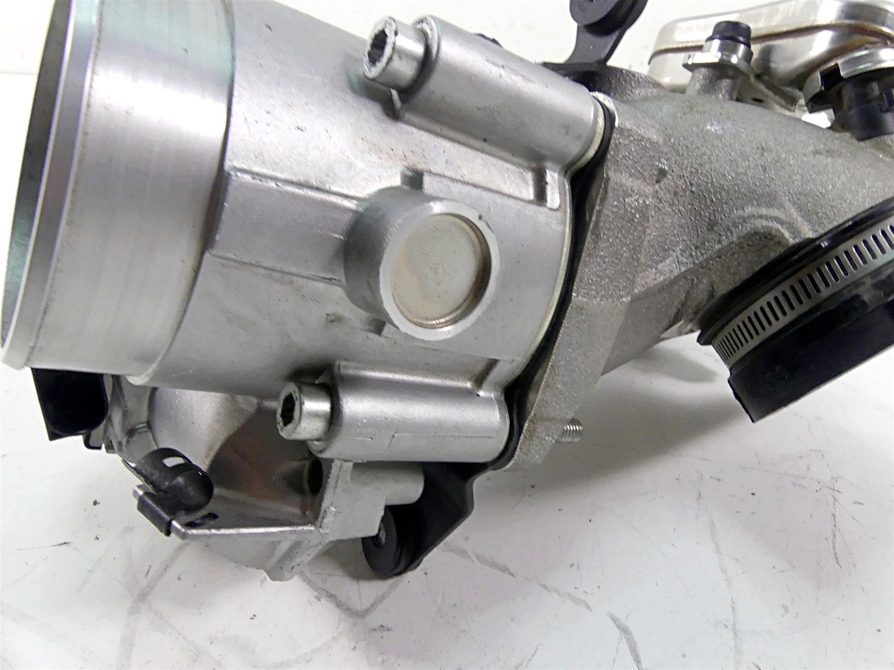 2019 Indian Chieftain Classic Bosch Throttle Body & Intake Manifold 1204685 {{ shop.shopifyCountryName }} - Mototech271