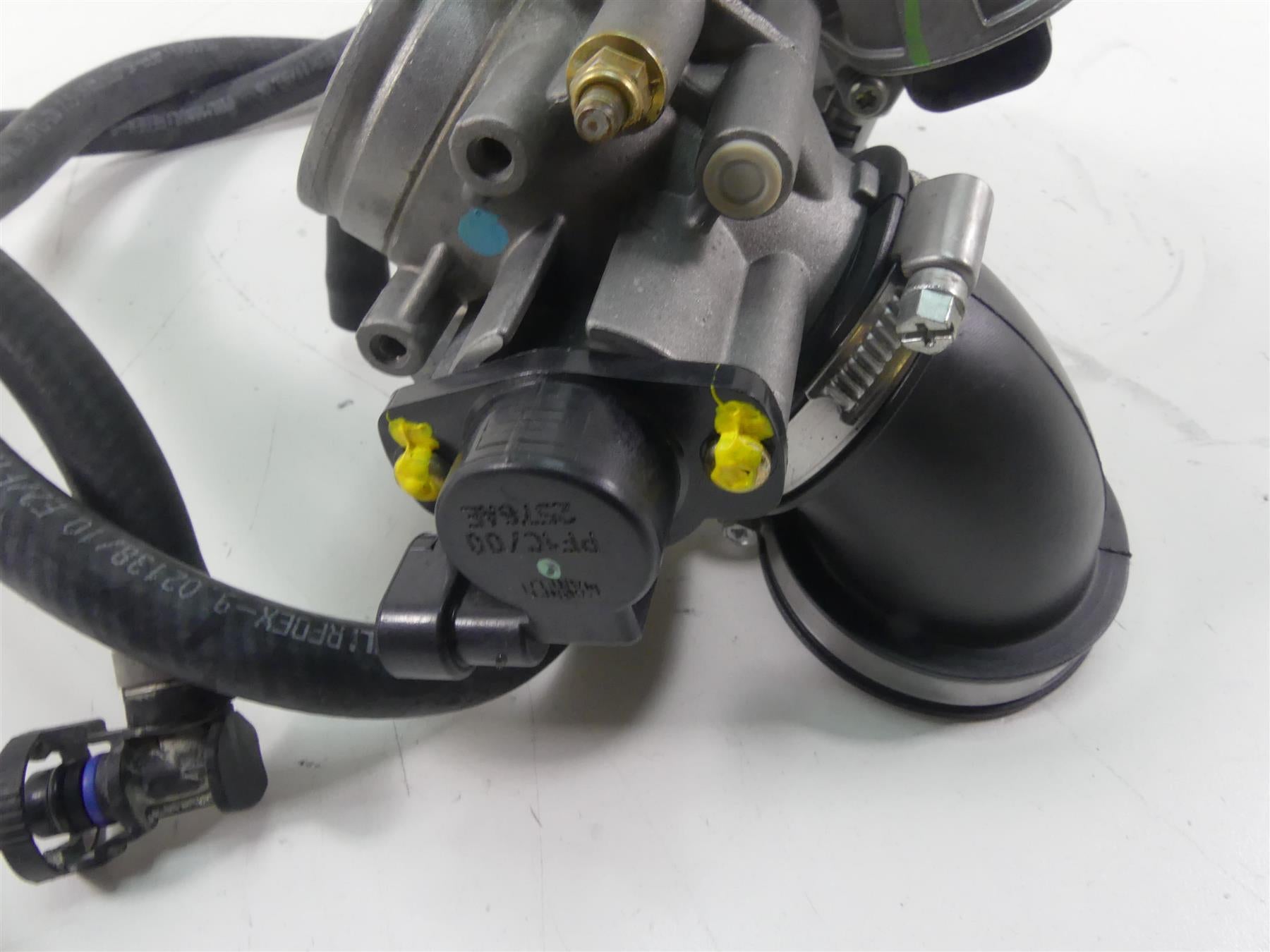 2007 Ducati Sport Classic GT1000 Throttle Body Fuel Injection 28240731B {{ shop.shopifyCountryName }} - Mototech271