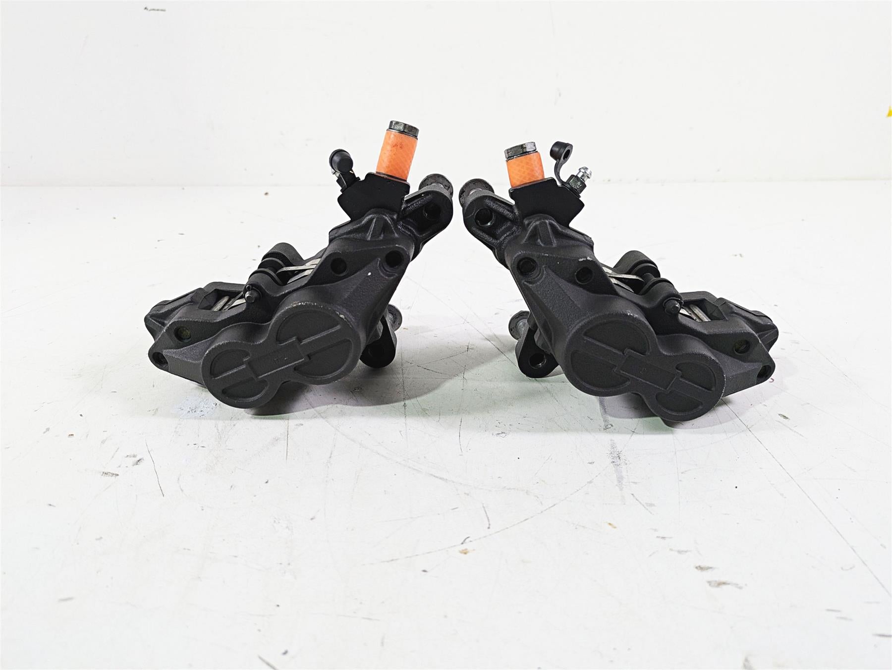 2015 Triumph Tiger Explorer XC Front Brake Caliper Set T2020955 T2020965 {{ shop.shopifyCountryName }} - Mototech271