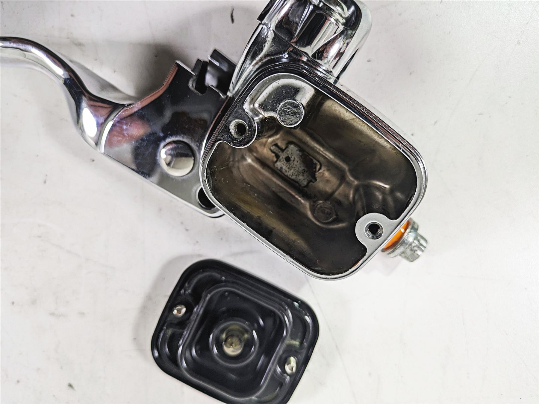 2005 Harley Softail FLSTFSE CVO Fat Boy Front Brake Mstr Cylinder 9/16 44728-05 {{ shop.shopifyCountryName }} - Mototech271