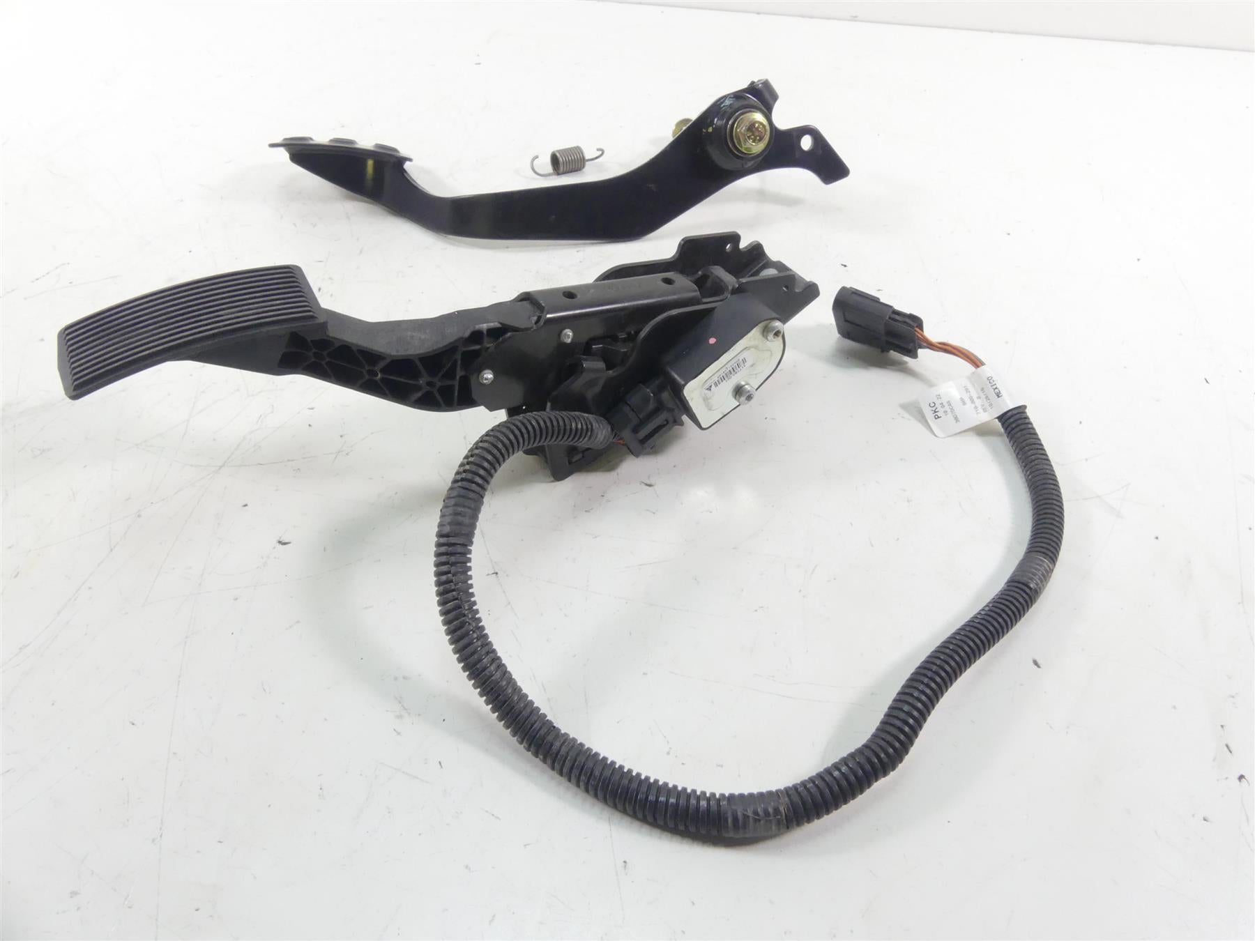 2017 Can Am Maverick X3 XDS Turbo R Foot Brake Accelerate Pedal Set 705601453 {{ shop.shopifyCountryName }} - Mototech271