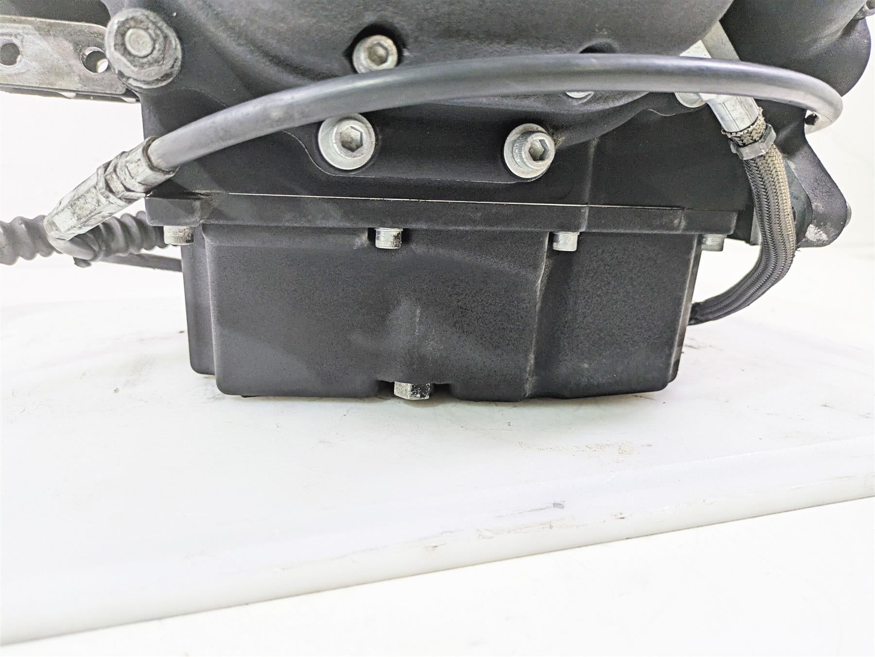 2010 Harley Dyna FXDB Street Bob 6-Speed Transmission Grear Box 33083-10A {{ shop.shopifyCountryName }} - Mototech271