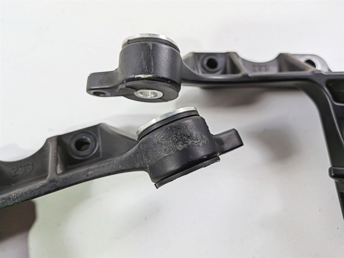 2009 Yamaha VMX17 V-Max 1700 Rear Passenger Footpeg Set - Read 2S3-27430-00-00-Mototech271