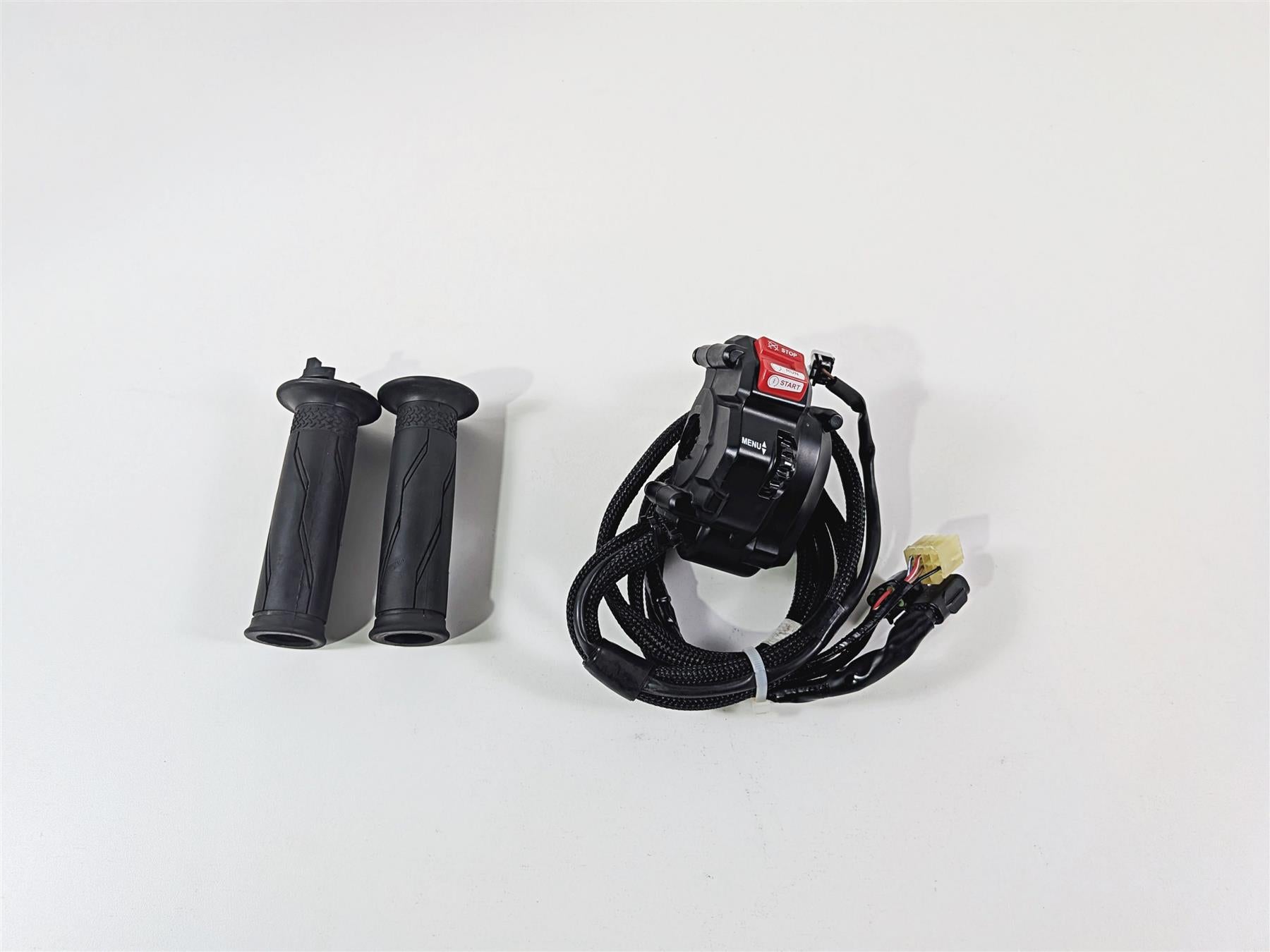 2023 Yamaha MT10 MTN1000 Right Hand Control Switch Kill Menu B5Y-8291R-01-00 {{ shop.shopifyCountryName }} - Mototech271