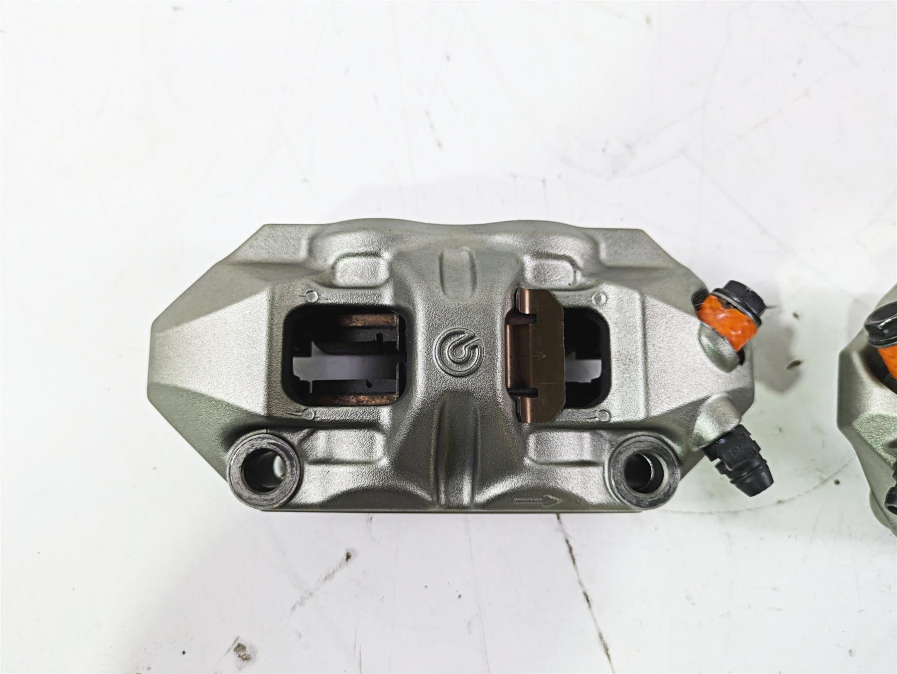 2019 Triumph Speed Triple RS 1050 Brembo M4 Front Brake Calipers 100mm T2023530 {{ shop.shopifyCountryName }} - Mototech271