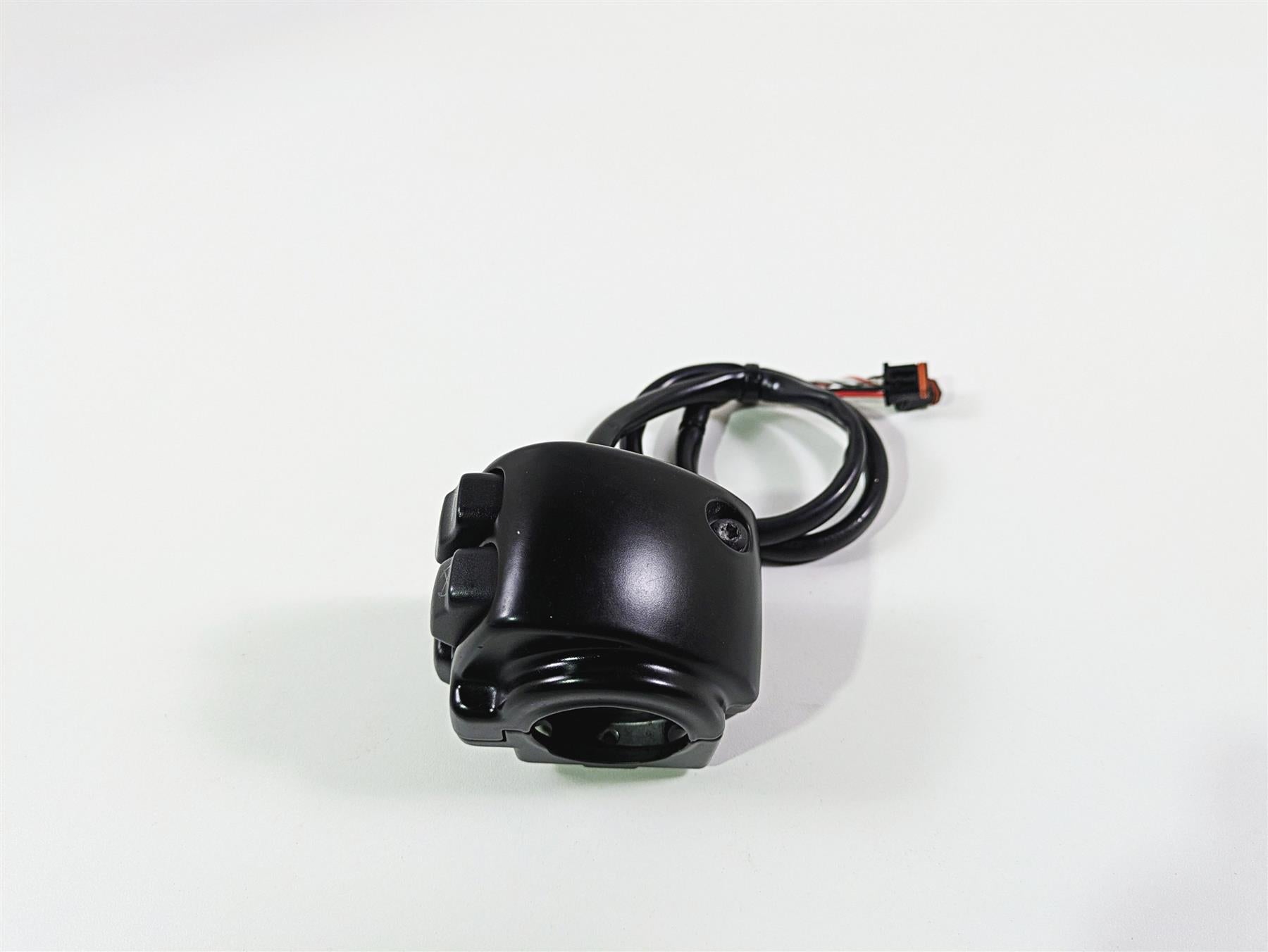2019 Harley Softail FXDR 114 Right Hand Start Kill Control Switch 71500462 {{ shop.shopifyCountryName }} - Mototech271
