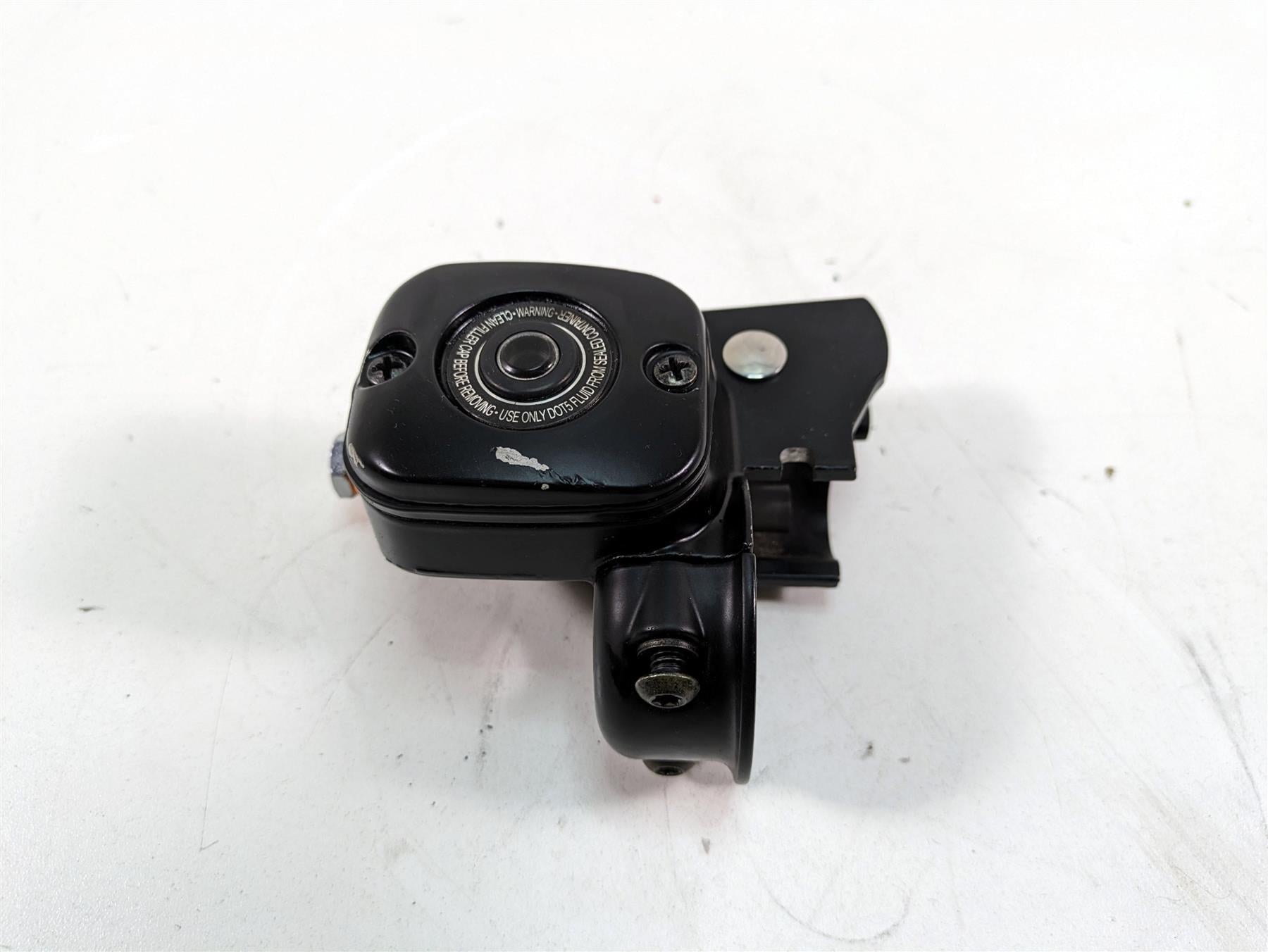 2000 Harley Dyna FXDL Low Rider Front Brake Master Cylinder 11/16