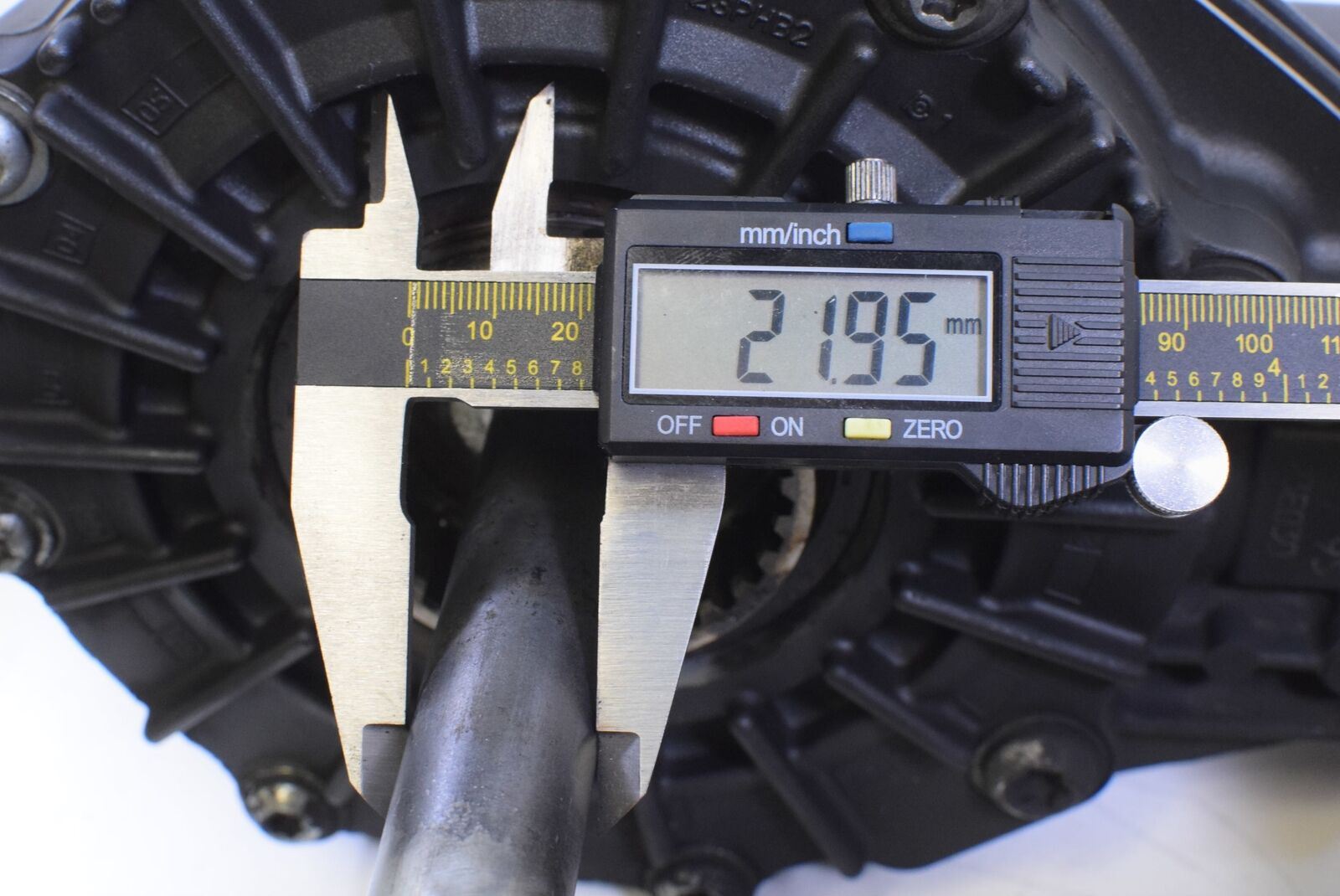 2014 Yamaha XT1200 ES Super Tenere Swingarm Differential Drive Shaft 23P-22110-0 {{ shop.shopifyCountryName }} - Mototech271