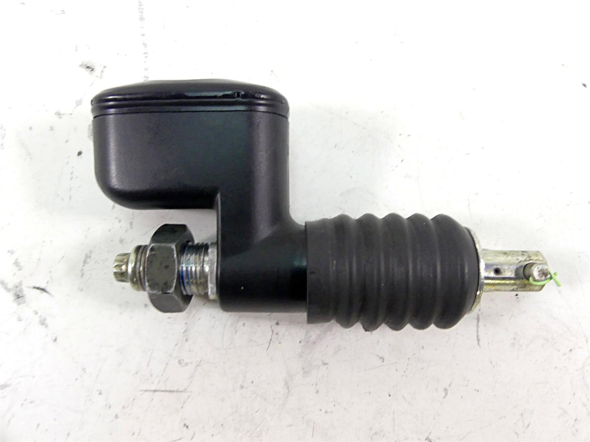 2002 Harley Touring FLHTC Electra Glide Rear Brake Master Cylinder 41755-99F {{ shop.shopifyCountryName }} - Mototech271