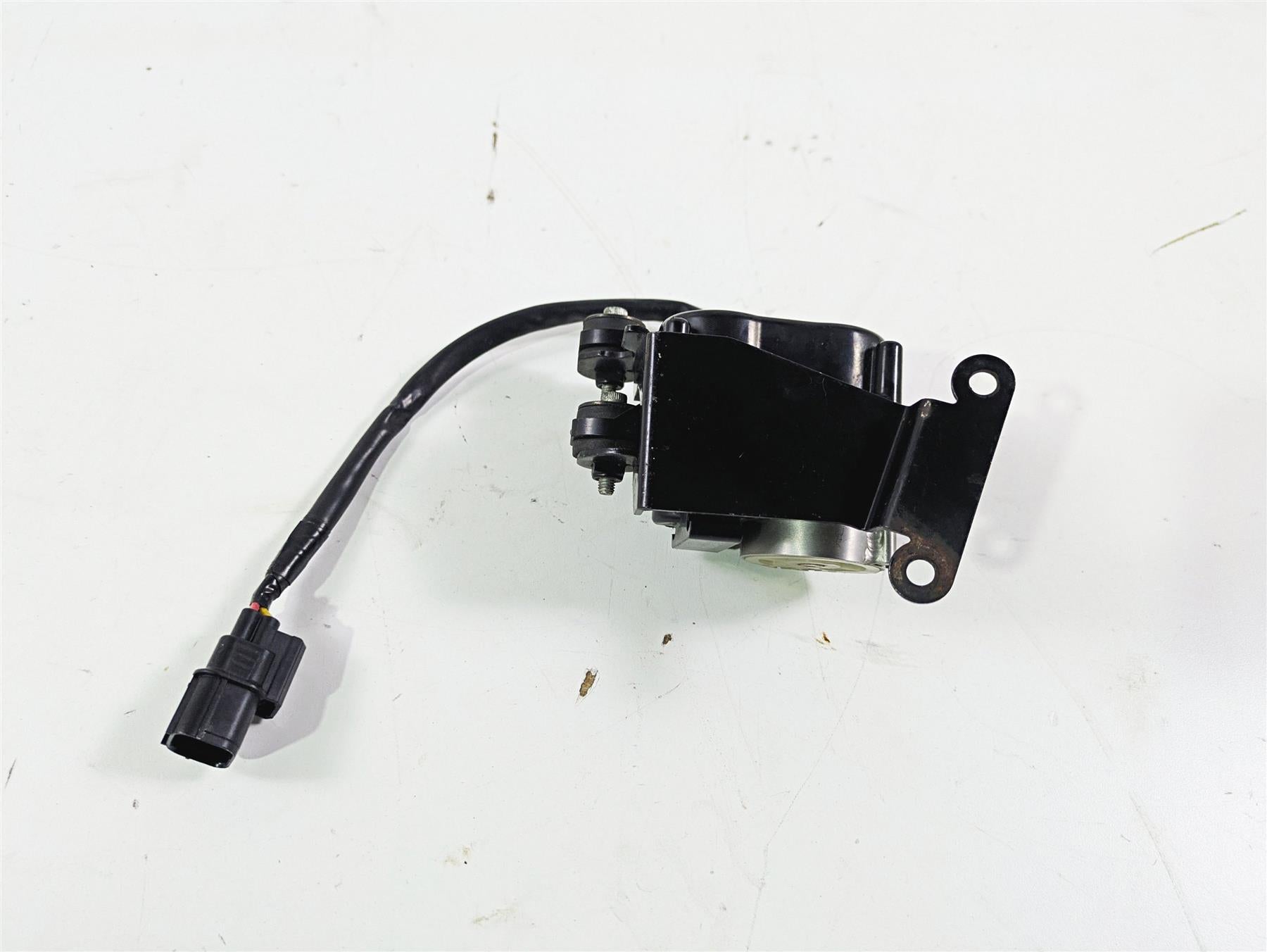 2012 Ducati Streetfighter 848 Exhaust Valve Servo Motor Actuator 59340392A {{ shop.shopifyCountryName }} - Mototech271