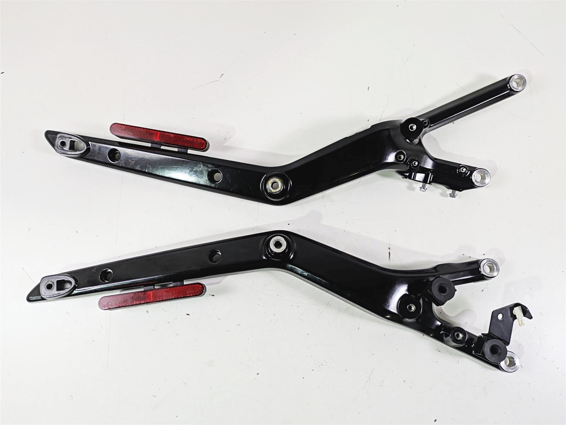 2024 Harley Sportster RH975 S Rear Fender Support Strut Set 47200749A 47200765A {{ shop.shopifyCountryName }} - Mototech271