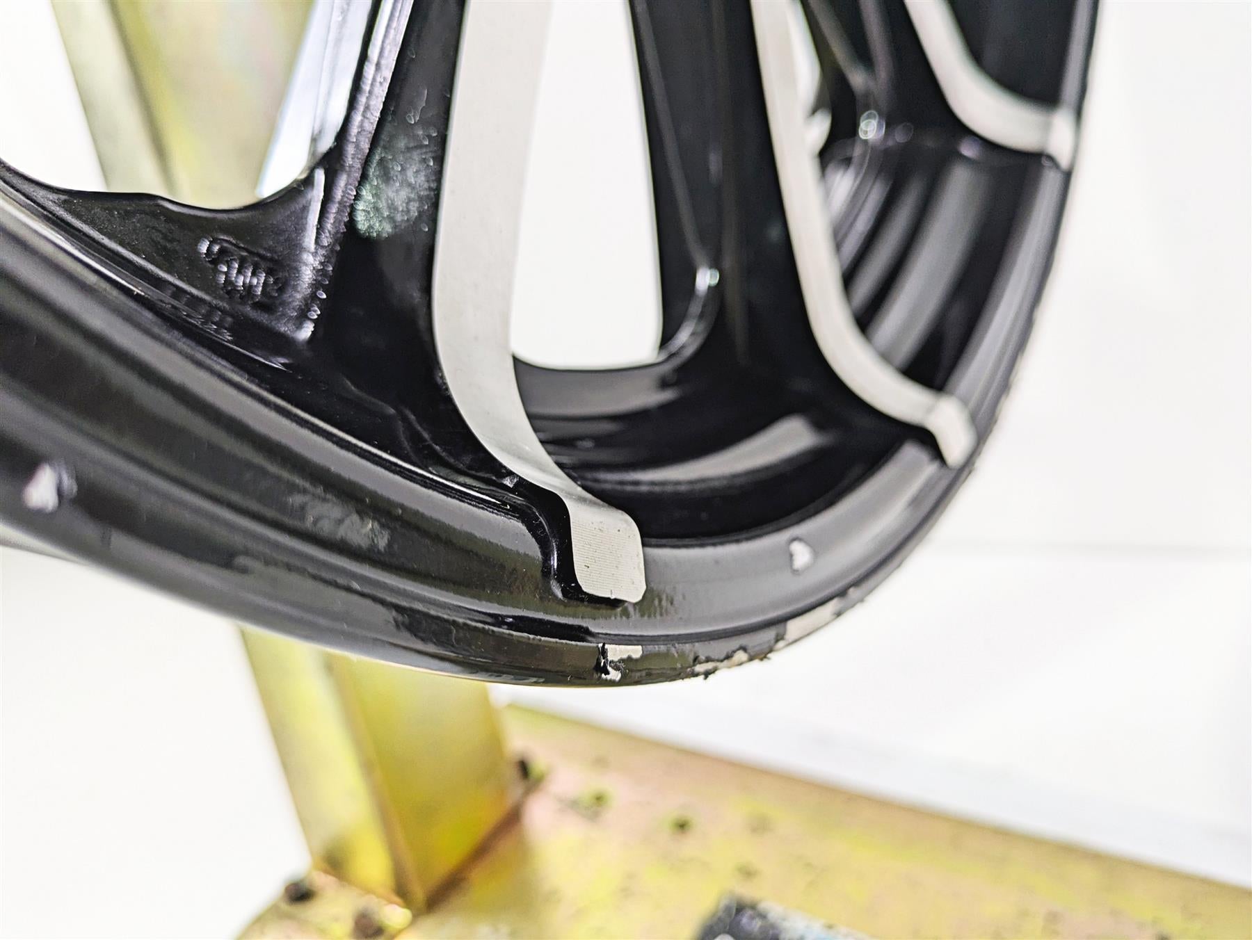 2019 Indian Chieftain Limited Straight Front Wheel Rim 19x3.5 1522505 {{ shop.shopifyCountryName }} - Mototech271