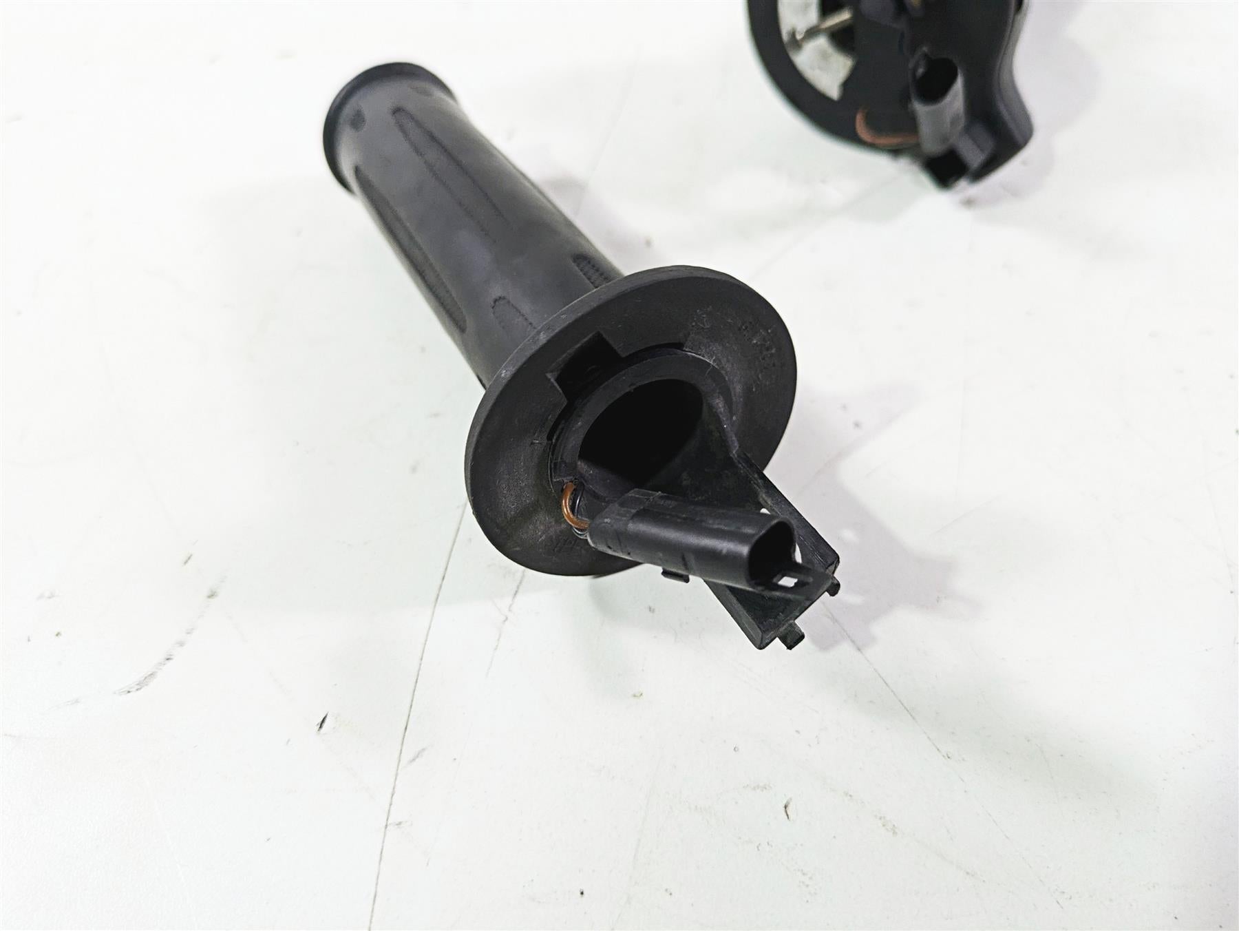 2017 BMW F800GS Adv K75 Heated Left Right Hand Grip Set 61318522470 61318552119 {{ shop.shopifyCountryName }} - Mototech271