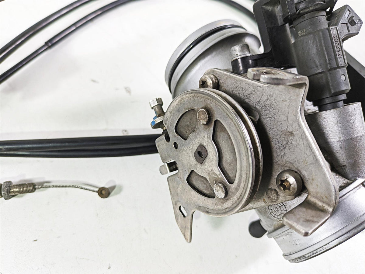 2004 BMW R1150GS R21 Throttle Body Set & Junction Box 13541342495 13541342496 {{ shop.shopifyCountryName }} - Mototech271