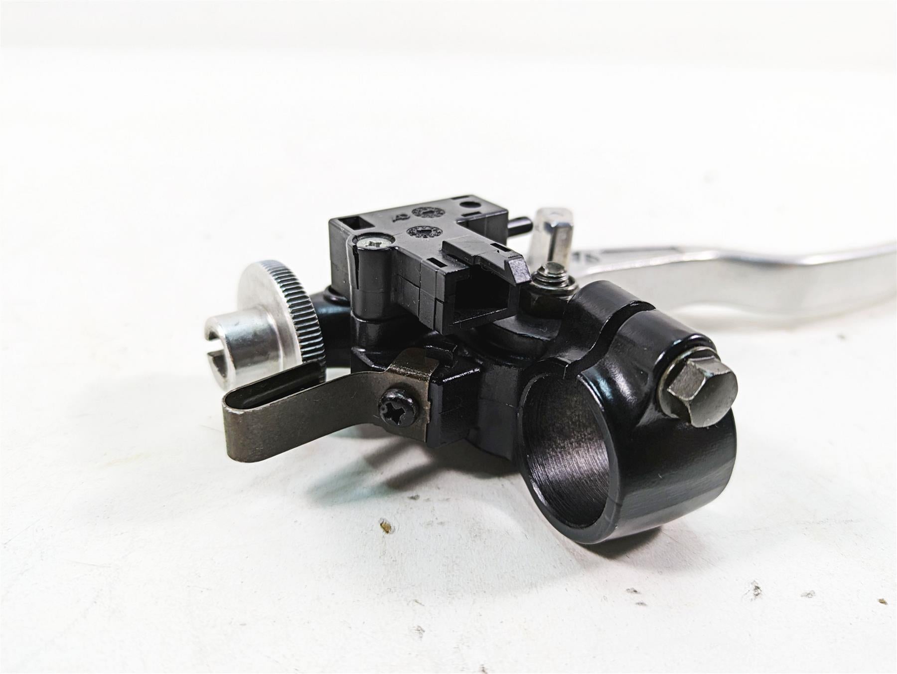 2002 Yamaha FZ1 FZS1000 Fazer Clutch Perch & Lever Set 5LV-82910-00-00 {{ shop.shopifyCountryName }} - Mototech271