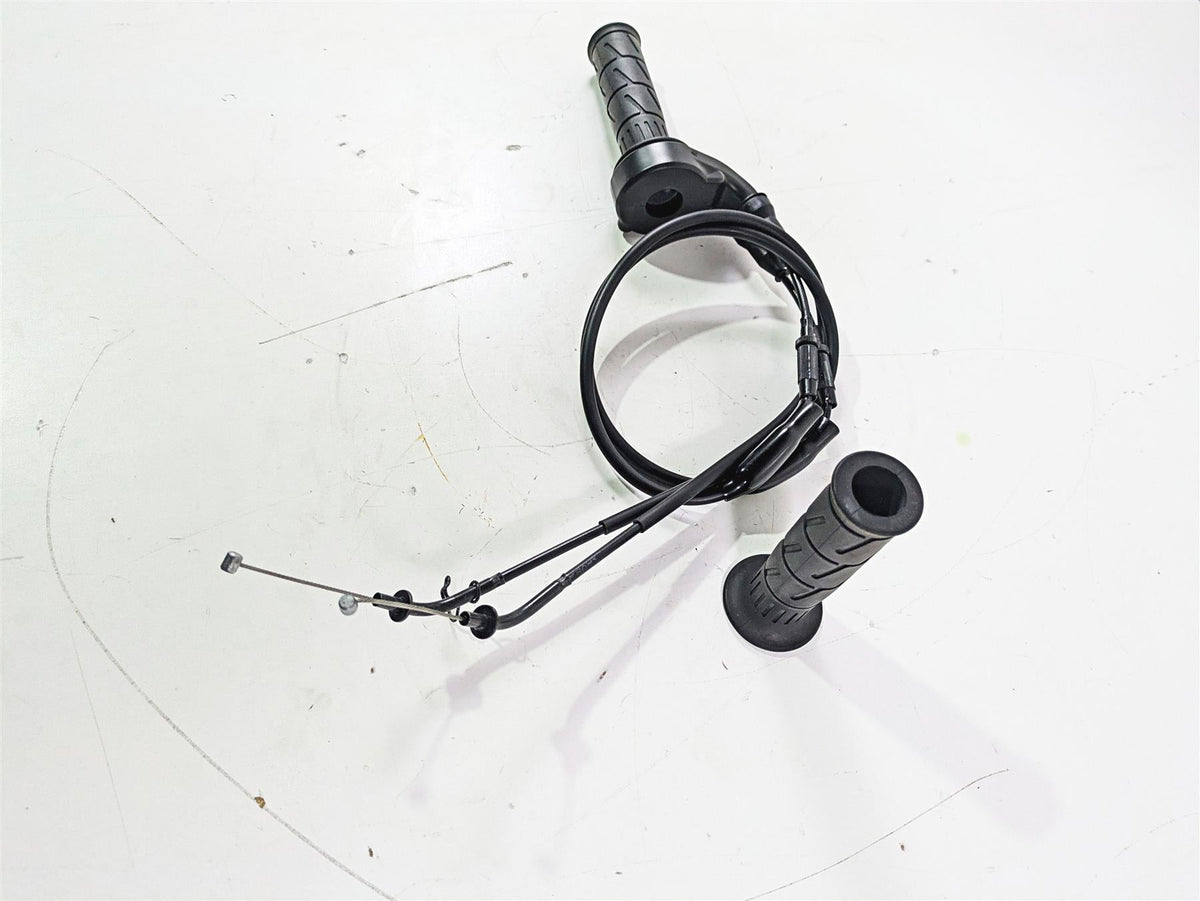 2022 Kawasaki ZR900RS Cafe Throttle Grip & Cable Set 2099-0049 46019-0001 {{ shop.shopifyCountryName }} - Mototech271