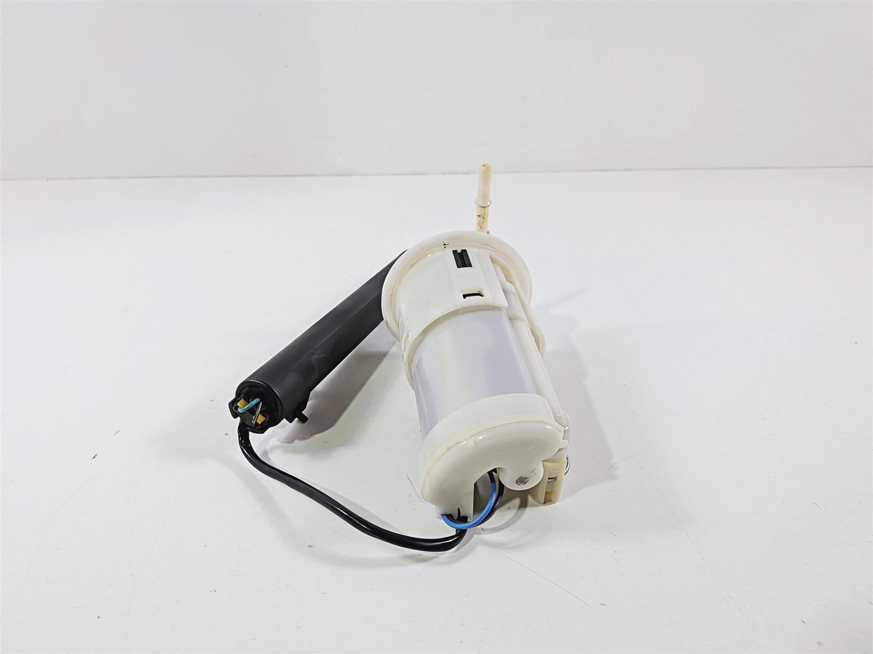 2019 Triumph Speed Triple RS 1050 Fuel Gas Petrol Pump -Tested T2400735 T2405926 {{ shop.shopifyCountryName }} - Mototech271
