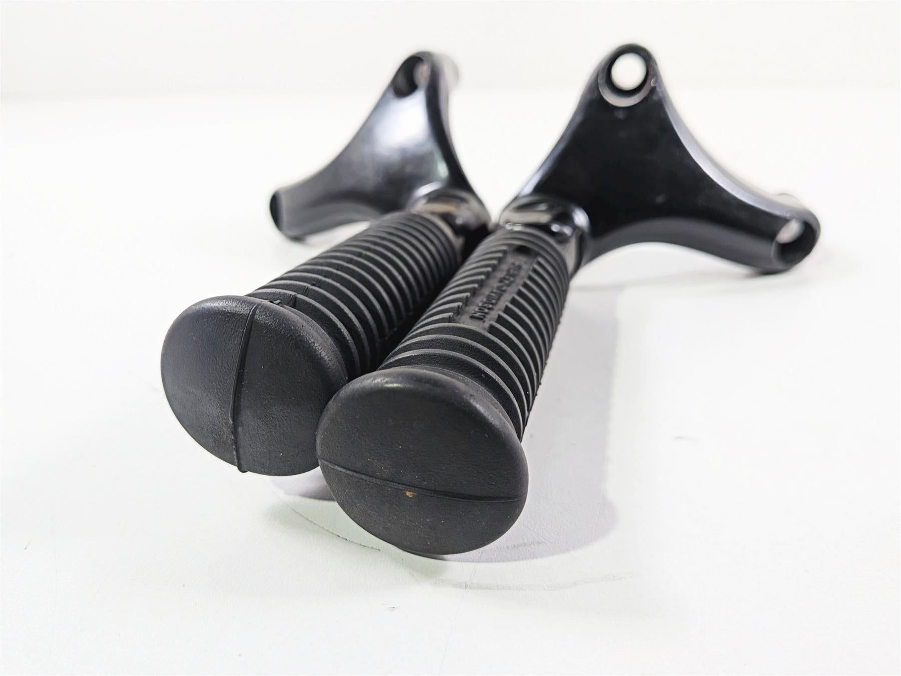 2006 Harley Sportster XL1200 C Rear Passenger Foot Peg Set 249315-04 {{ shop.shopifyCountryName }} - Mototech271