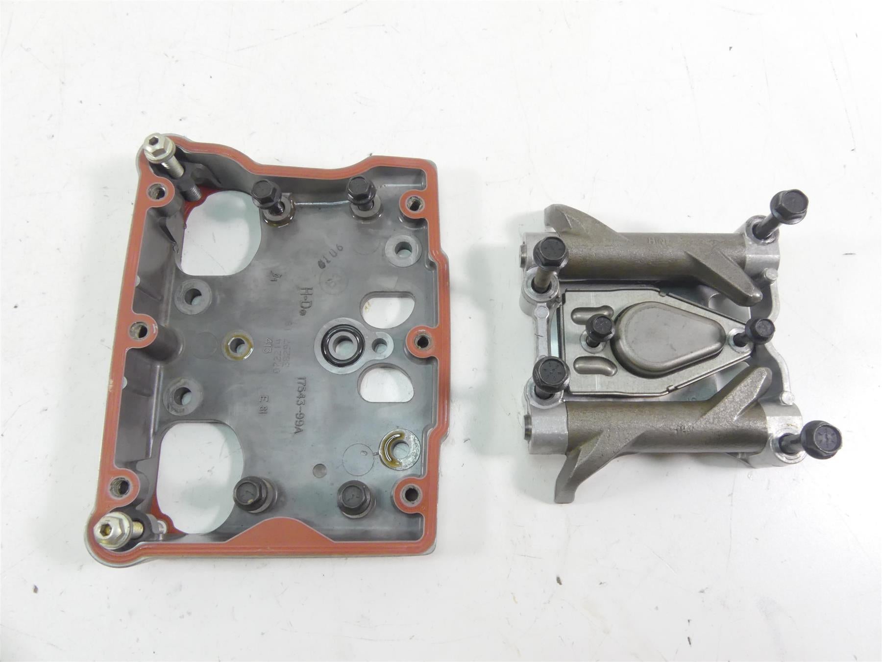 2015 Harley FXDF Dyna Fat Bob Rocker Arm Box Valve Cover 103ci Set 17543-99A {{ shop.shopifyCountryName }} - Mototech271