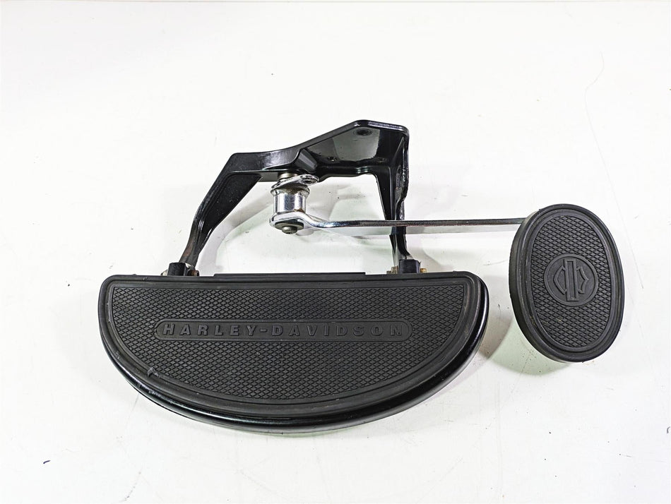 2008 Harley FLSTSB Cross Bones Right Floorboard & Brake Pedal Set 50600026 {{ shop.shopifyCountryName }} - Mototech271