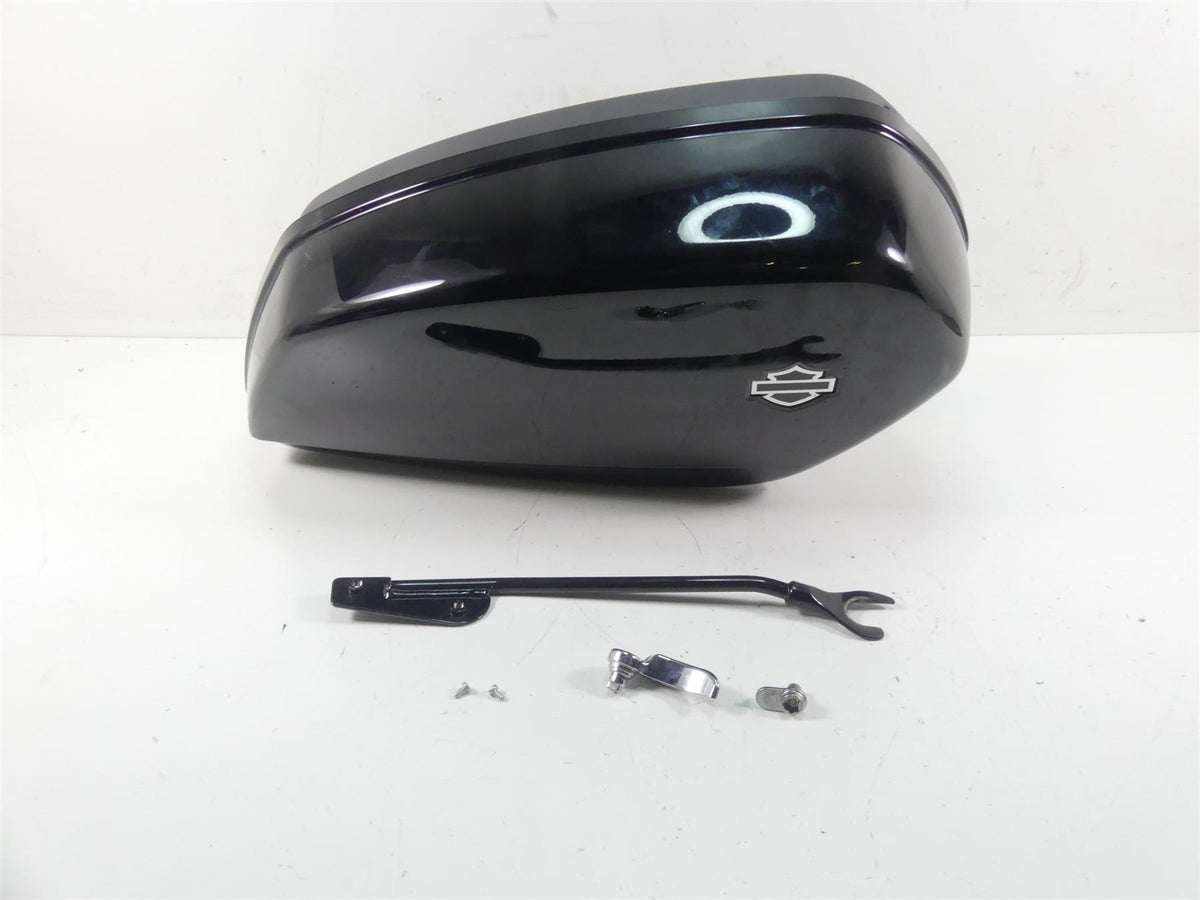 2021 Harley Softail FLSB Sport Glide Right Side Saddlebag Saddle Bag 90201448 {{ shop.shopifyCountryName }} - Mototech271