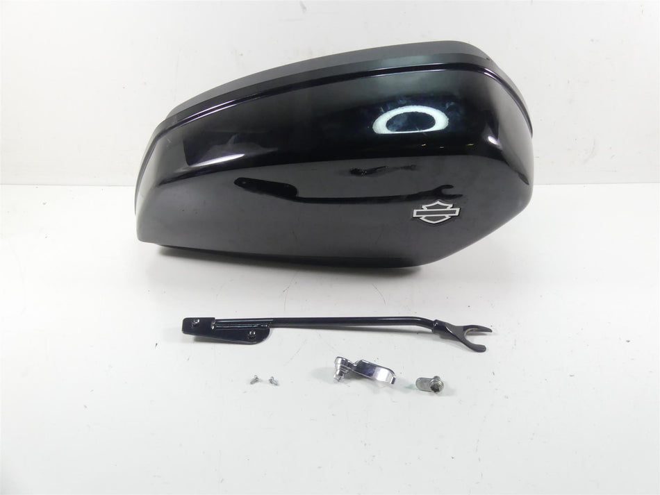 2021 Harley Softail FLSB Sport Glide Right Side Saddlebag Saddle Bag 90201448 {{ shop.shopifyCountryName }} - Mototech271