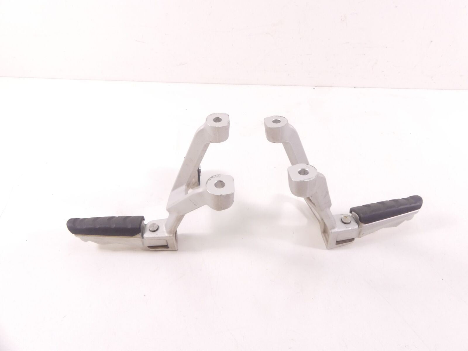 2016 BMW R1200RS K54 Rear Passenger Footpeg Foot Peg Set 46718540798 4671854079 {{ shop.shopifyCountryName }} - Mototech271