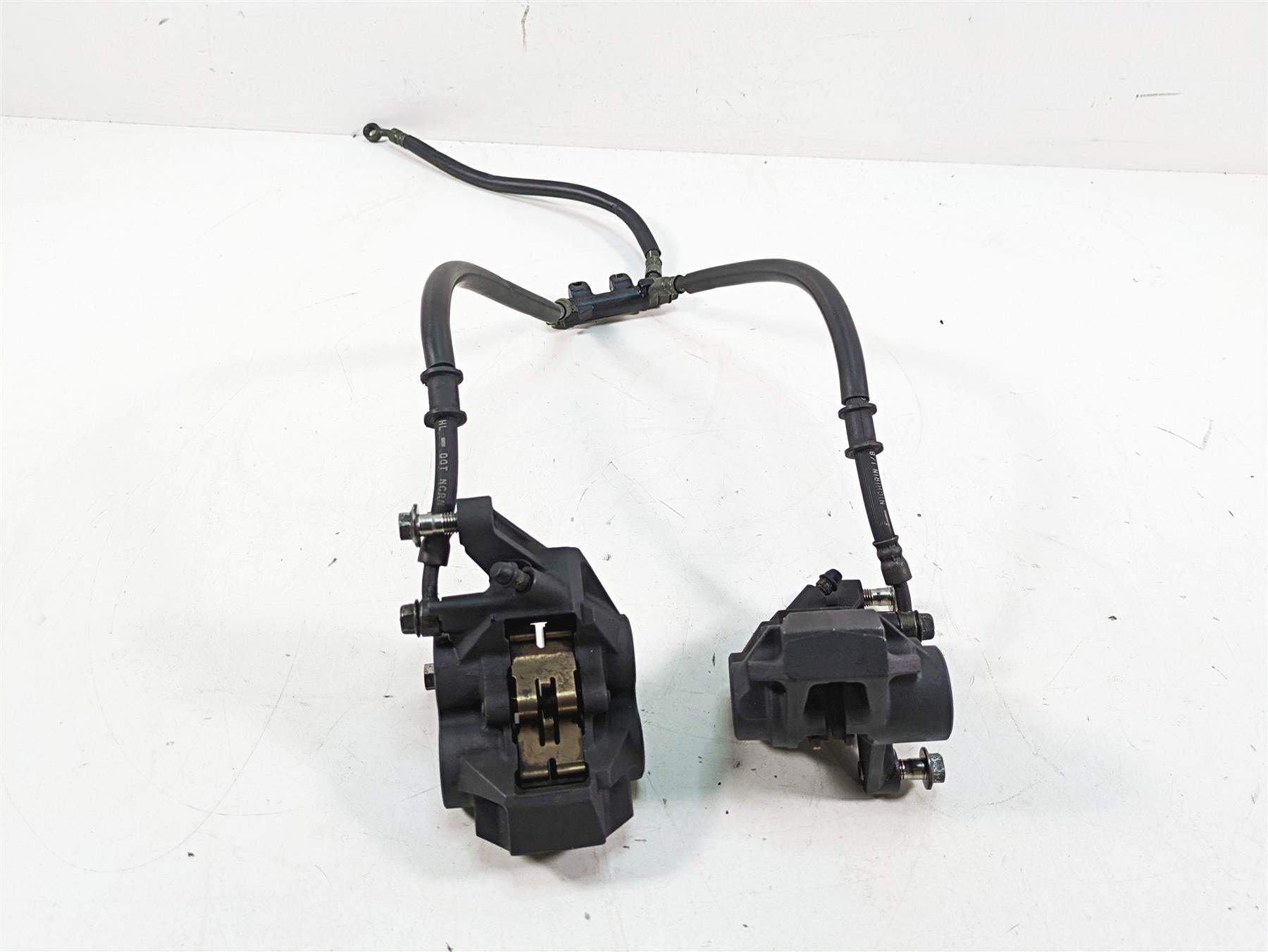 2002 Yamaha FZ1 FZS1000 Fazer Front Brake Caliper + Line Set 5DM-2580T-00-00