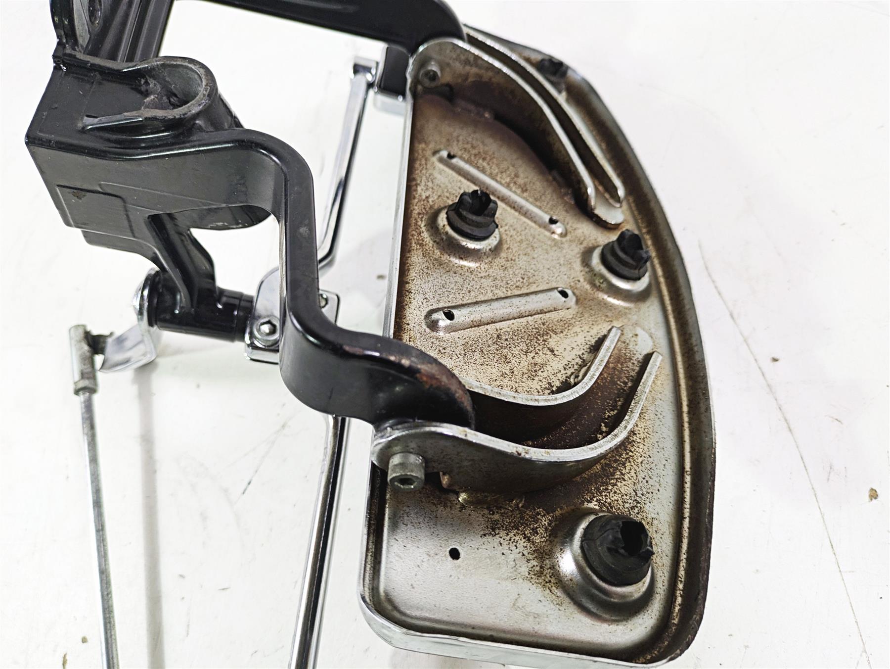 2004 Harley Softail FLSTF Fat Boy Front Left Floorboard Shifter Set 33630-00A {{ shop.shopifyCountryName }} - Mototech271