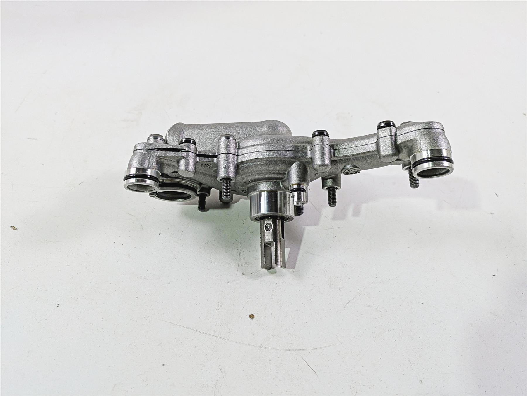 2021 BMW R1250GS K51 Adv Water Pump Waterpump & Housing 11518529879 {{ shop.shopifyCountryName }} - Mototech271
