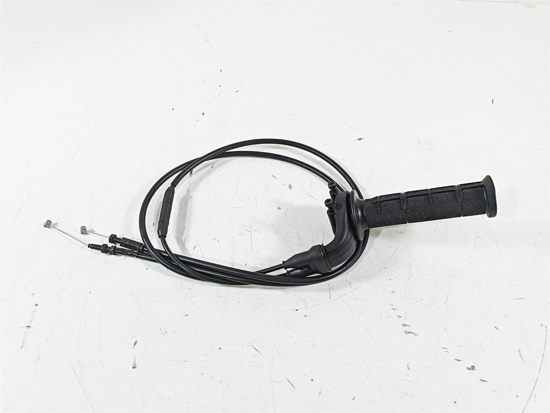 2021 Yamaha Tenere 700 XTZ7 Throttle Grip & Cable Set BEH-F6240-00-00 {{ shop.shopifyCountryName }} - Mototech271