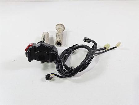 2024 Yamaha YZF R1 RN65 Right Hand Control Switch - Read B3L-8291R-03-00 {{ shop.shopifyCountryName }} - Mototech271
