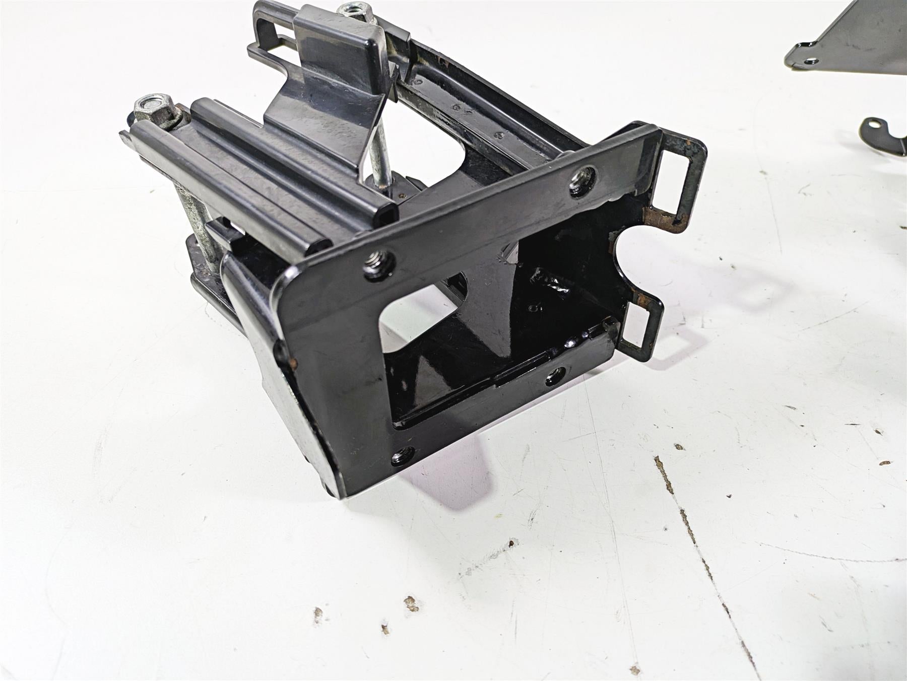 2016 Harley Touring FLTRX Road Glide Front Fairing Mount Carrier Set 47200217 {{ shop.shopifyCountryName }} - Mototech271
