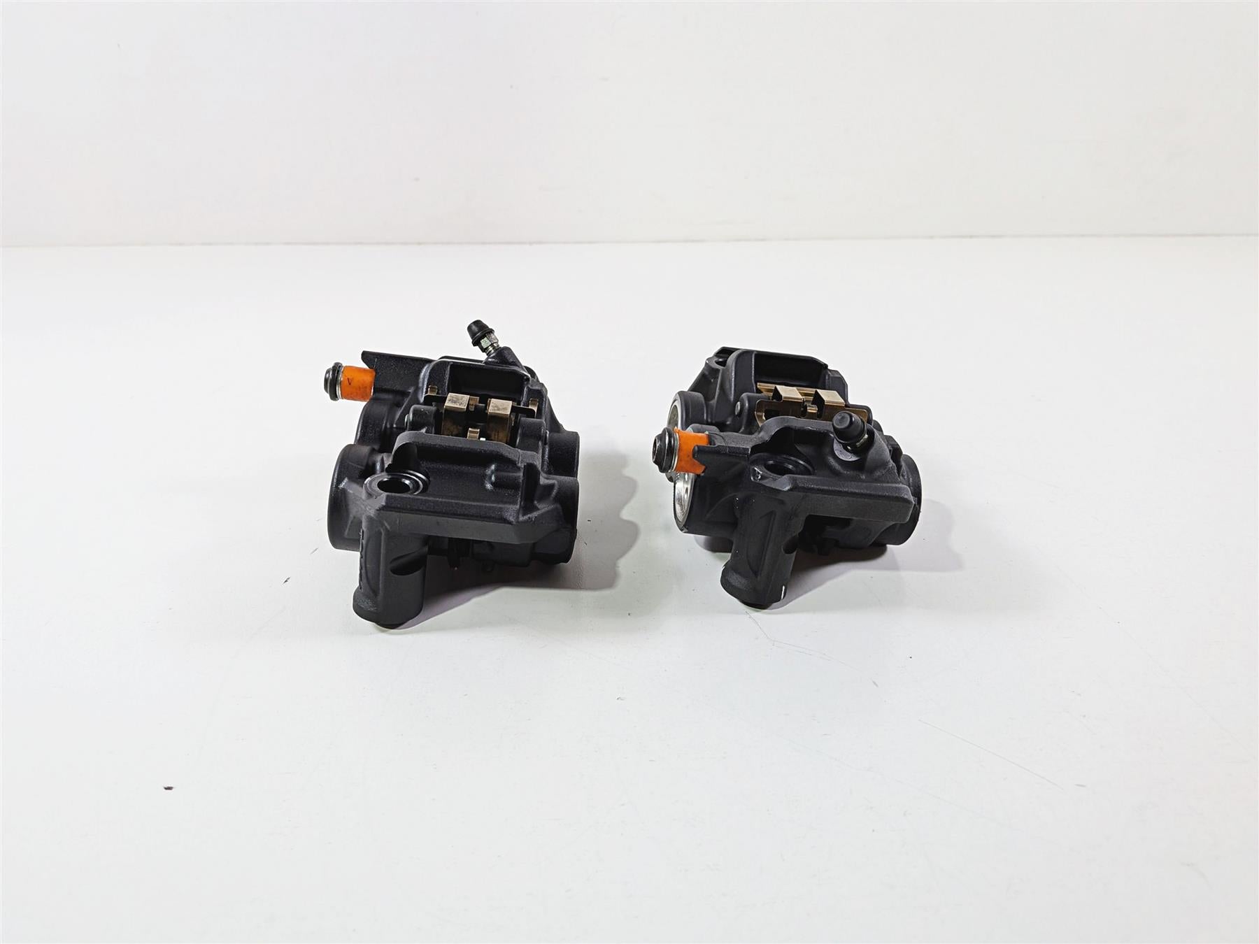 2024 Yamaha YZF R1 RN65 Front Brake Caliper Set 108mm - Read B3L-2580T-00-00 {{ shop.shopifyCountryName }} - Mototech271