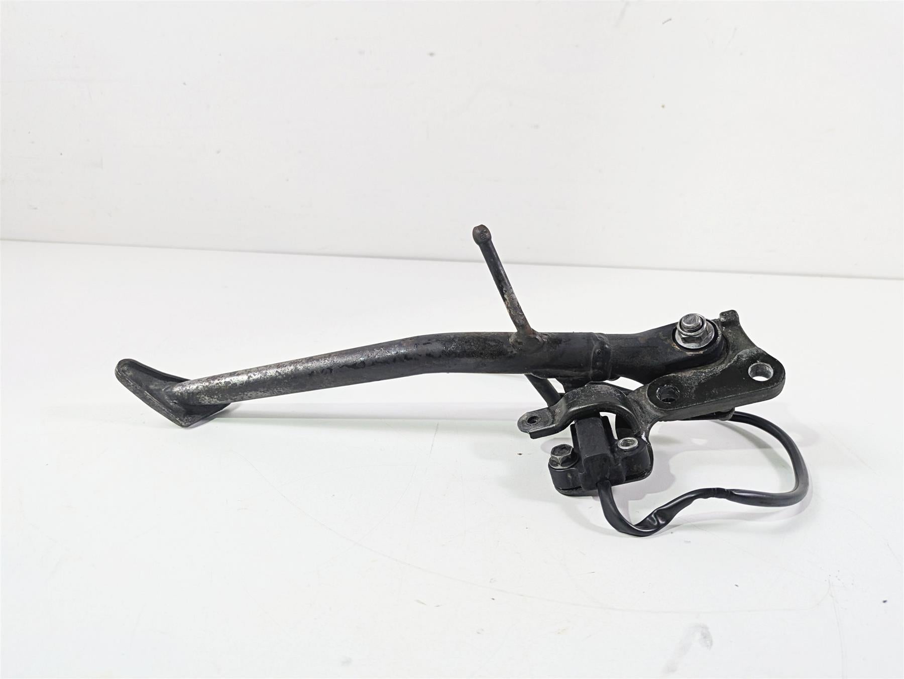 2006 Suzuki GSXR1000 K6 Side Kickstand Kick Stand & Safety Switch 42310-40F20 {{ shop.shopifyCountryName }} - Mototech271