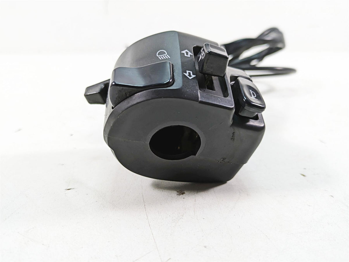 2002 Yamaha FZ1 FZS1000 Fazer Left Hand Blinker Control Switch 5LV-83973-00-00 {{ shop.shopifyCountryName }} - Mototech271