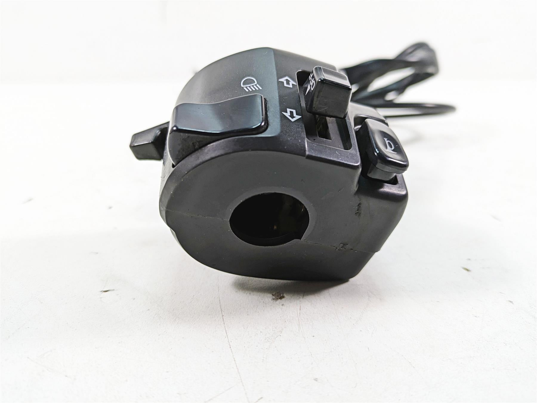 2002 Yamaha FZ1 FZS1000 Fazer Left Hand Blinker Control Switch 5LV-83973-00-00 {{ shop.shopifyCountryName }} - Mototech271