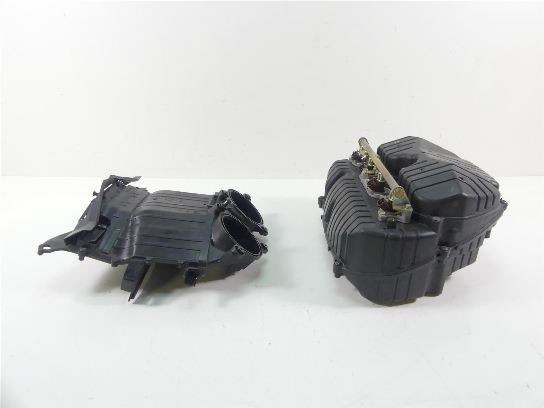 2005 Honda CBR1000RR SC57 Air Cleaner Box + Injectors & Scoop Ram 17220-MEL-000 | Mototech271