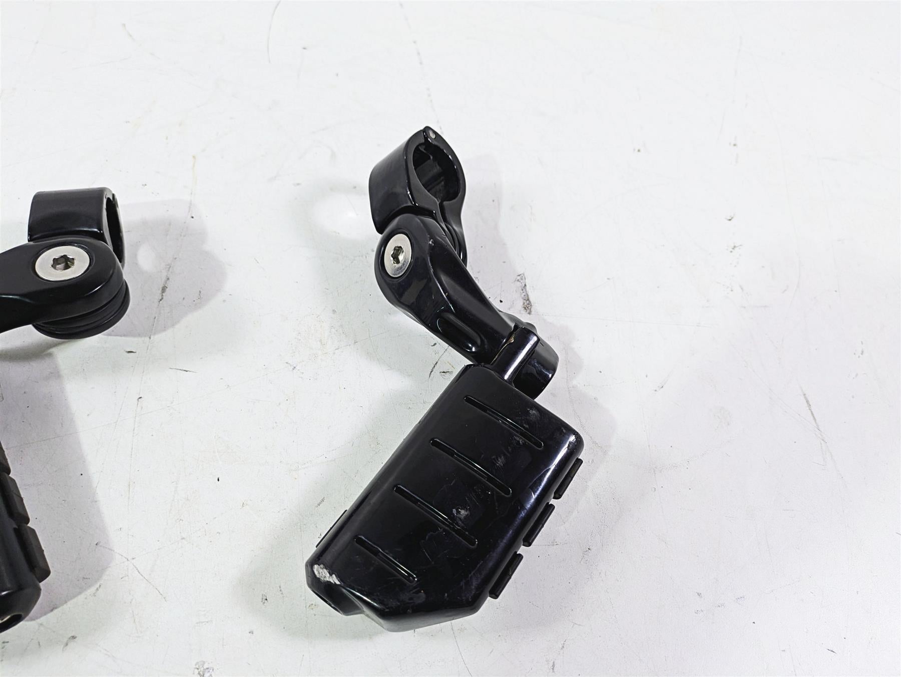 2018 Indian Chieftain Limited Black Aftermarket Highway Foot Peg Set {{ shop.shopifyCountryName }} - Mototech271