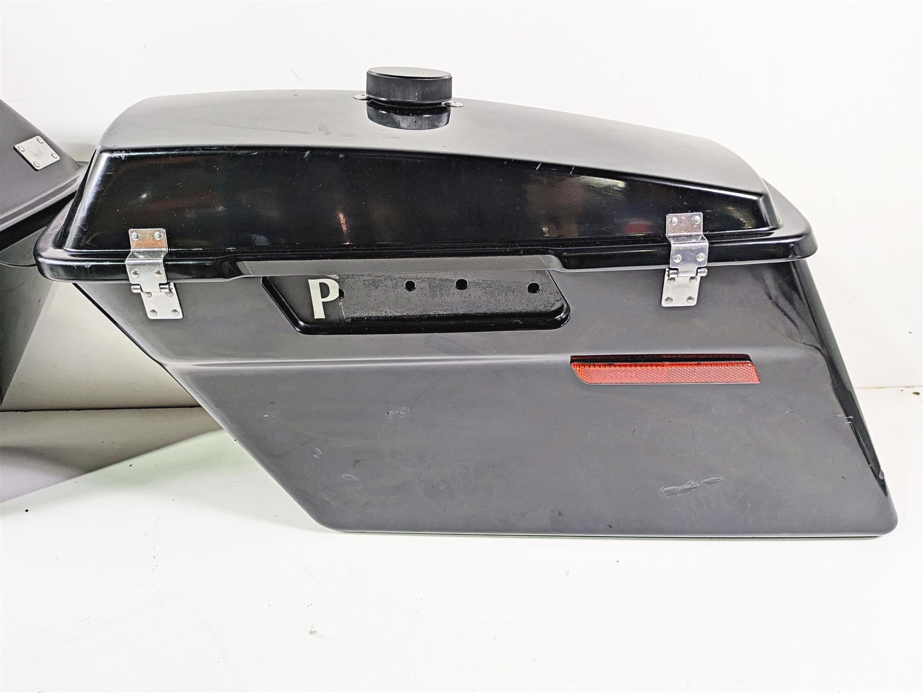 2008 Harley Touring FLHTP Electra Glide Saddlebag Saddle Bag Set 90634-93 {{ shop.shopifyCountryName }} - Mototech271