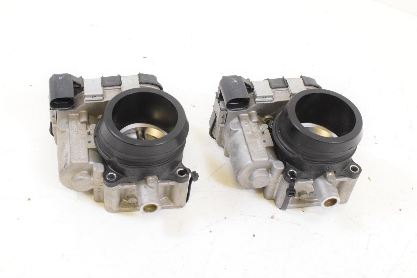2015 Ducati Hypermotard 821 SP Throttle Body Bodies Fuel Injectors 28240903A {{ shop.shopifyCountryName }} - Mototech271
