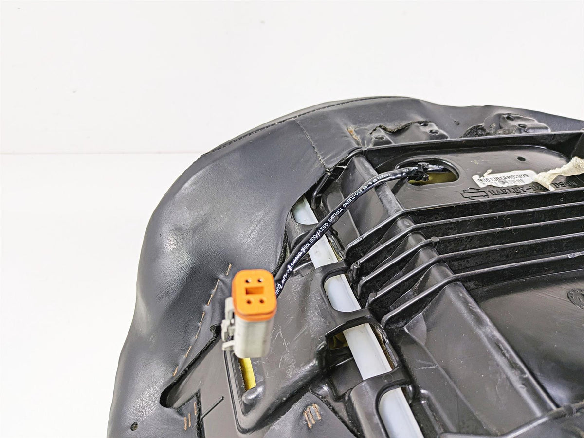 2017 Harley Touring FLHTKSE CVO E-Glide Heated Driver Seat Saddle 52000281 {{ shop.shopifyCountryName }} - Mototech271