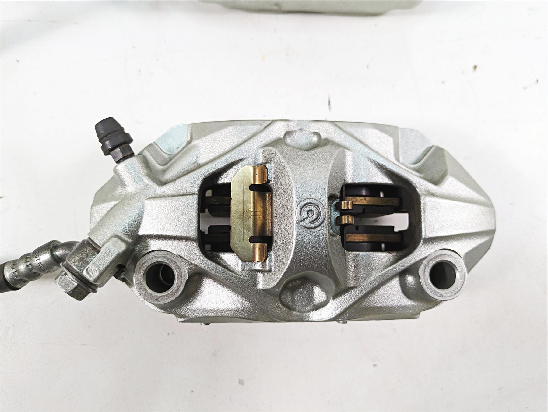 2022 Suzuki GSXR 750 Front Brake Calipers 110mm 59300-17K20-999 59100-17K20-999 {{ shop.shopifyCountryName }} - Mototech271