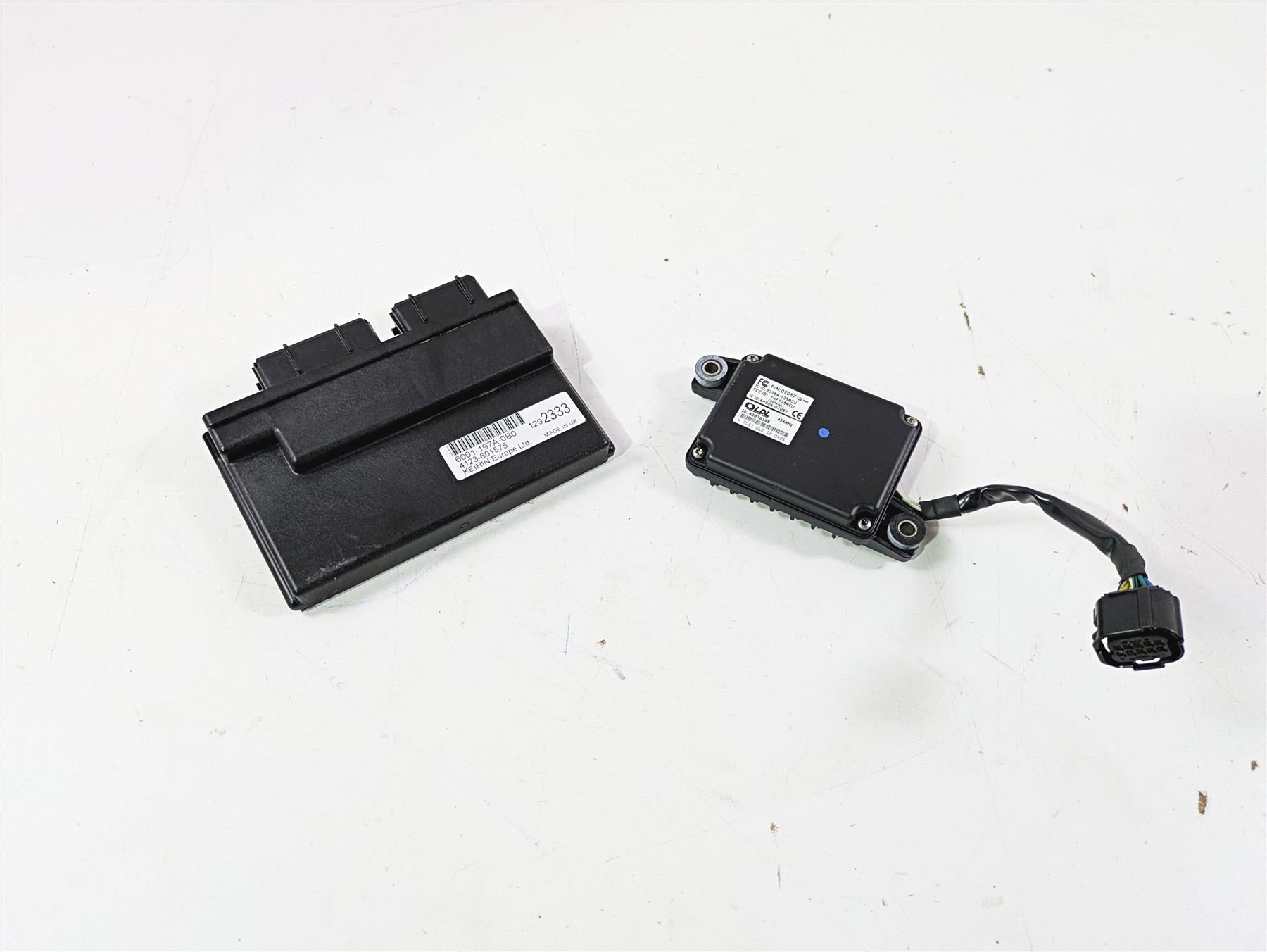 2013 Triumph Tiger 1215 Explorer Cdi Ecu Ecm Engine Control Module Set T1292333 {{ shop.shopifyCountryName }} - Mototech271