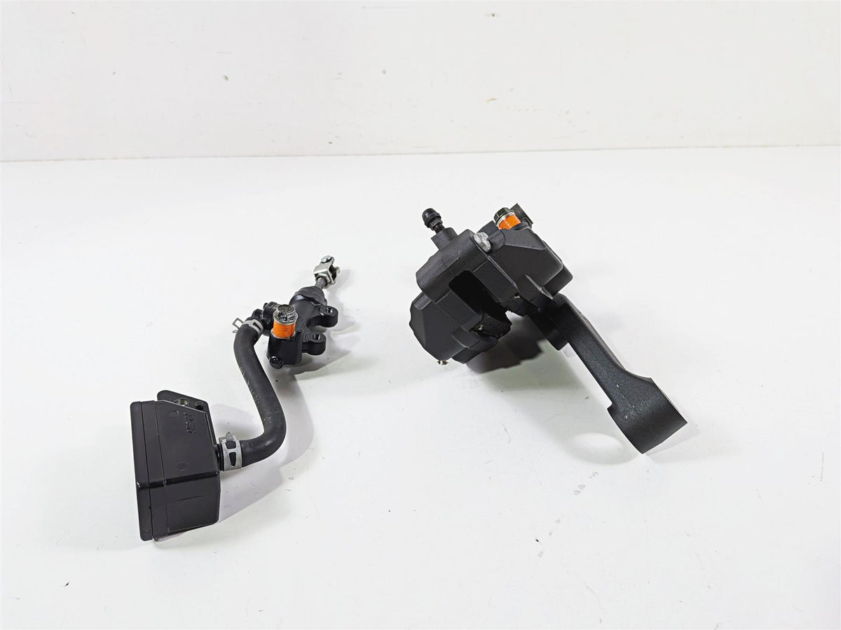 2006 Suzuki C90 VL1500T Boulevard Rear Brake Caliper & Mstr Cyl 69100-10F10-999 {{ shop.shopifyCountryName }} - Mototech271